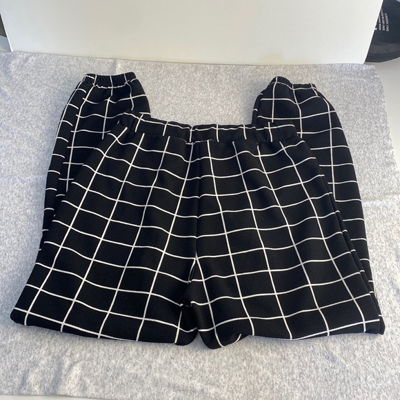 2/$25 Black white elastic waist pull on windowpane trousers tapered leg pants S - Picture 4 of 10